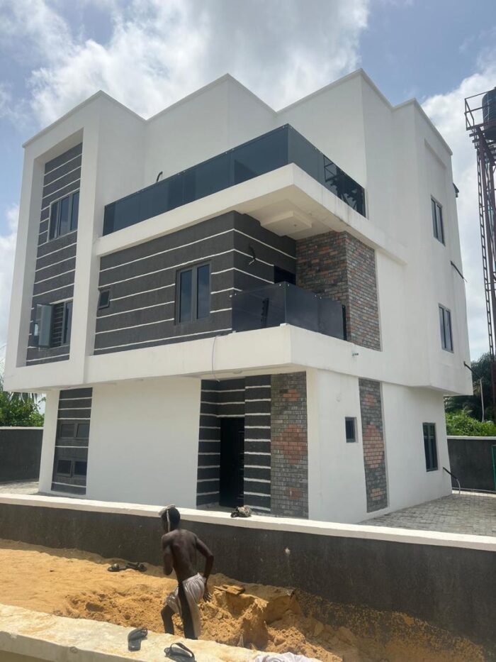 4 Bedroom Fully Finished Duplex With a Penthouse and Study